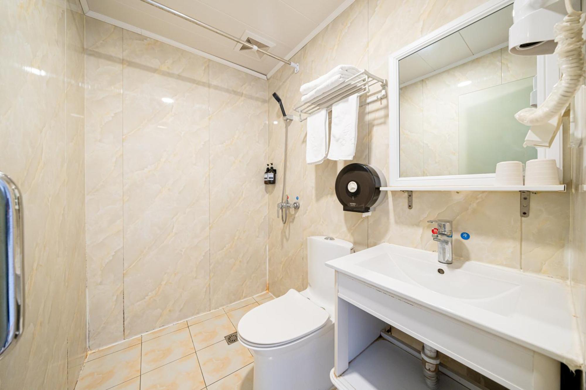 Dengba Inn-fengqiao Road Subway Station Global Harbor Branch Hostel *