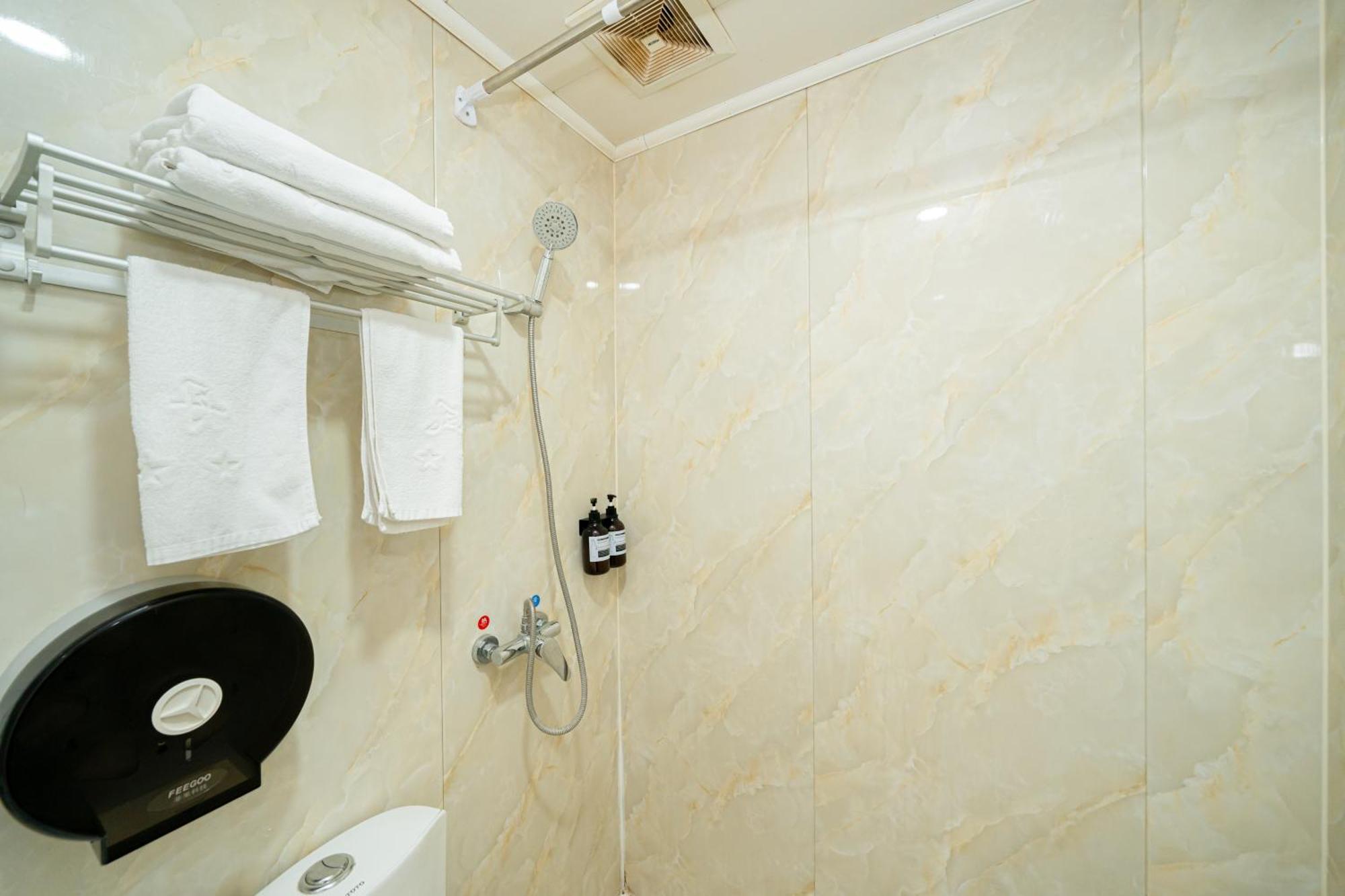 Hostel Dengba Inn-fengqiao Road Subway Station Global Harbor Branch *