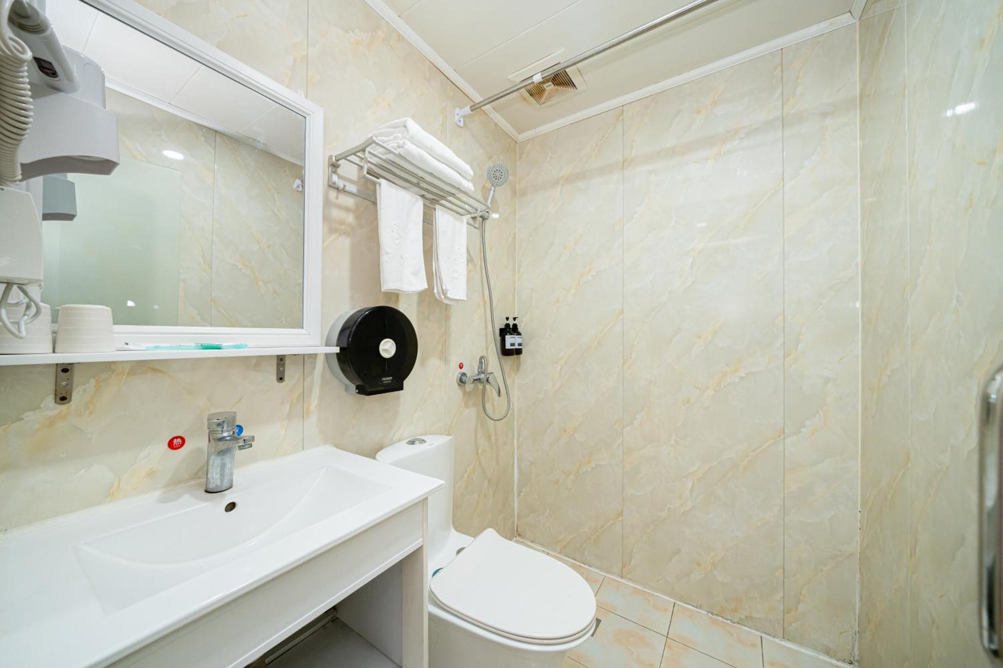 Dengba Inn-fengqiao Road Subway Station Global Harbor Branch * Shanghai